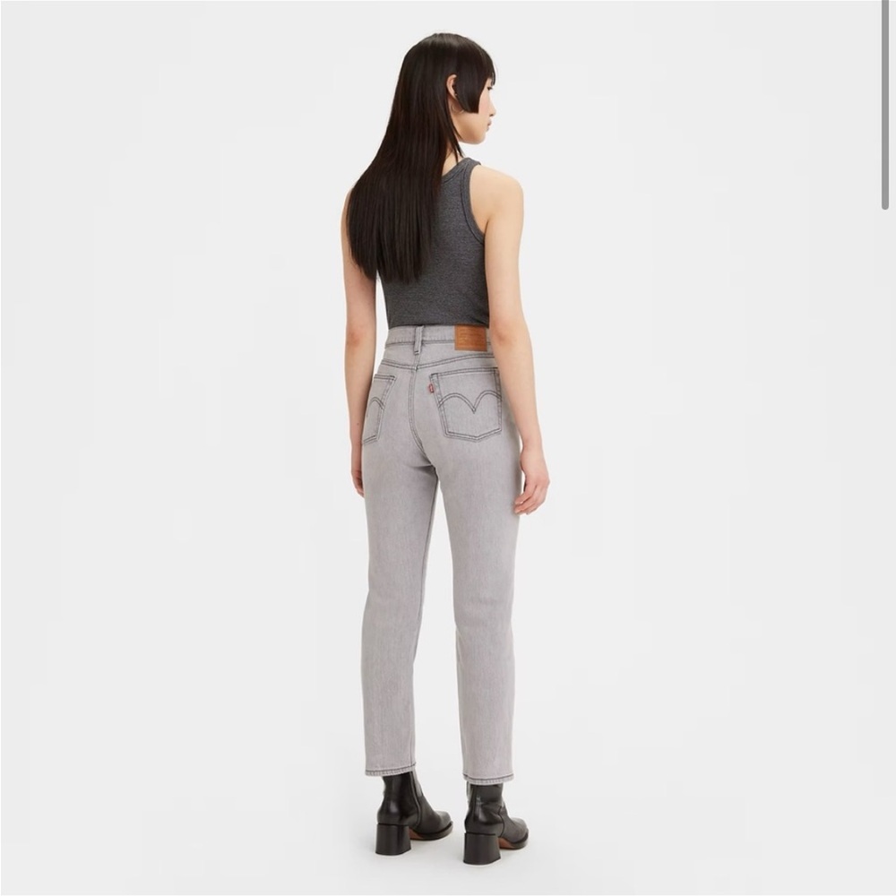 Levi’s WEDGIE Straight Stonewash Grey Crop 24” Inseam, Premium Denim